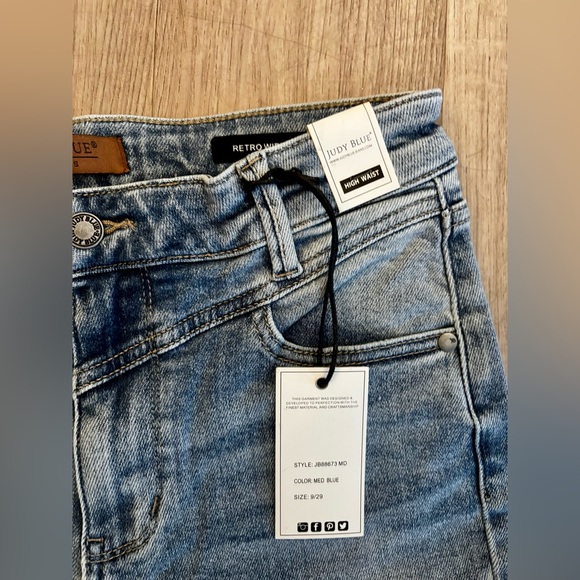 NWT - Judy Blue Retro Wide Classic Denim With Yolk Jeans - size 9/29 - Picture 5 of 10